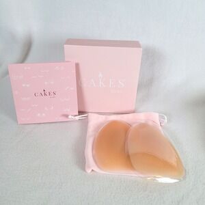 CAKES Body Womens Nipple Cover Grippy Silicone Triangles Size OS Honey